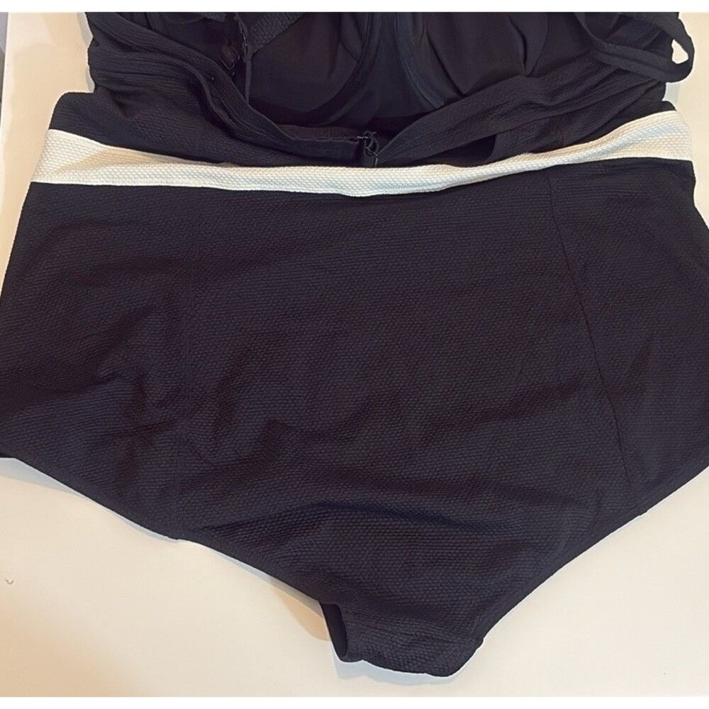 TORRID!Push Up Swimsuit Black White Textured Size 3 Plus Beach Pool Vacation 3X - Picture 8 of 12